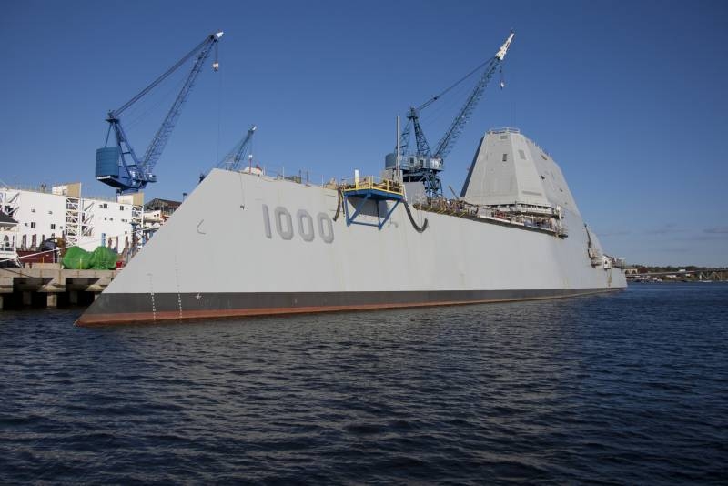 Эсминцу Zumwalt ради экономии "режут" невидимость и боеспособность