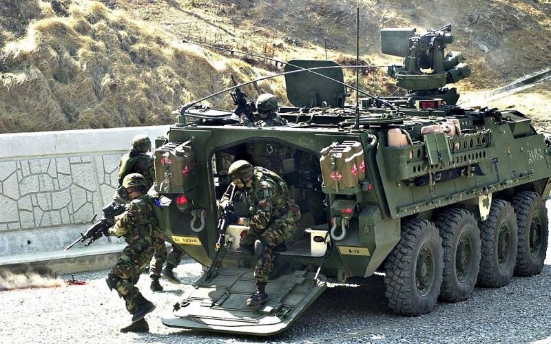 США усилят европейские силы бронемашинами Stryker