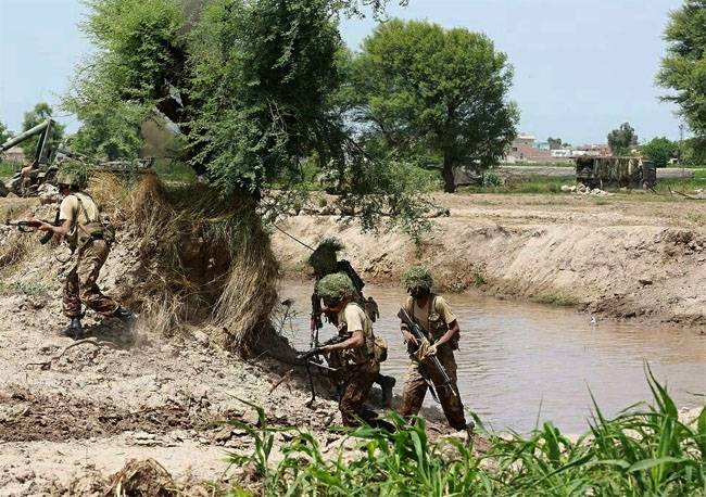 В ходе боя на индо-пакистанской границе погибли не менее 12 военнослужащих