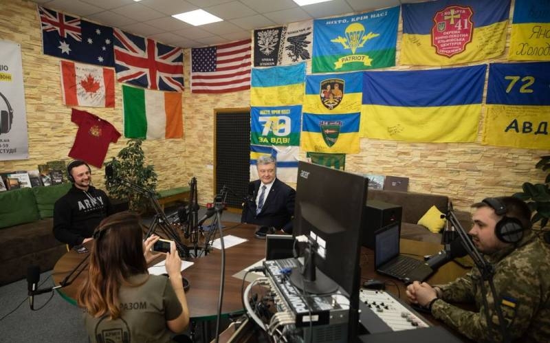 По словам Порошенко, партнёры из НАТО учатся у украинцев «противостоять врагу»