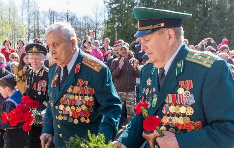 Латвийским ветеранам запретят носить форму "тоталитарных режимов"