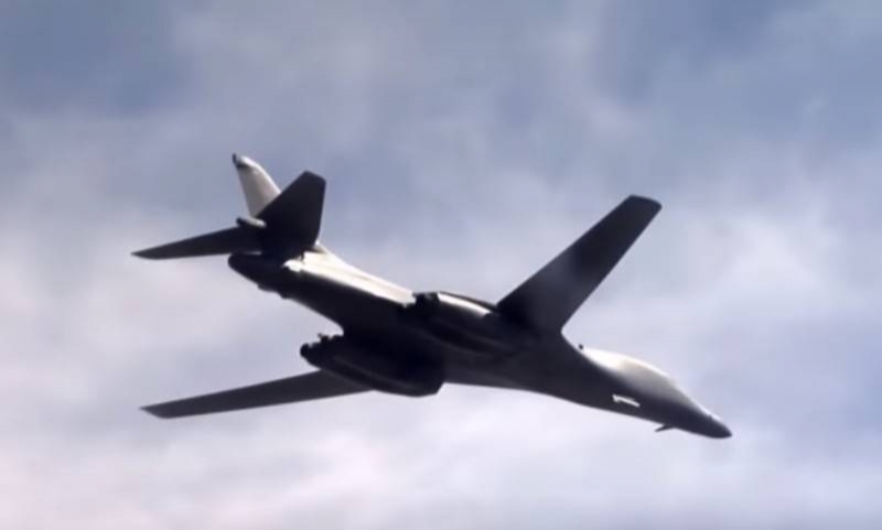 В США приостановили полеты стратегических бомбардировщиков B-1 Lancer