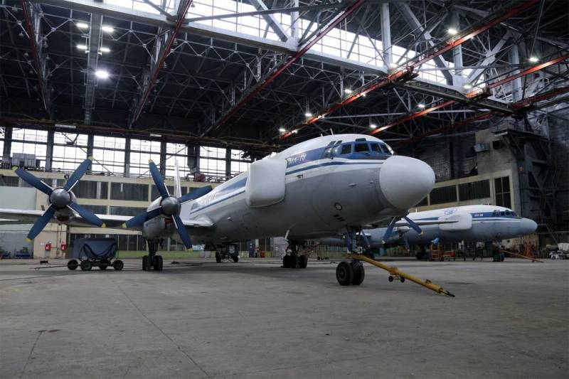 Секретный российский самолет получил пробоину