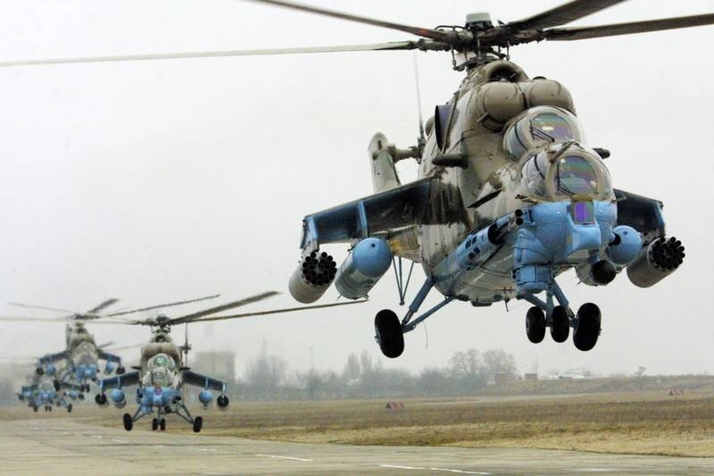 Четыре ударных Ми-24П поступили в бригаду армейской авиации ЦВО