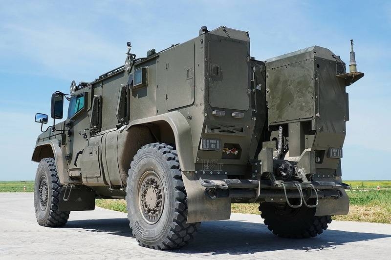 Минобороны показало новый бронеавтомобиль К-4386-ПВО "Тайфун-ПВО"