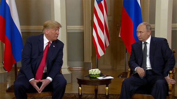 Оппоненты Трампа раскритиковали президента США за звонок Путину