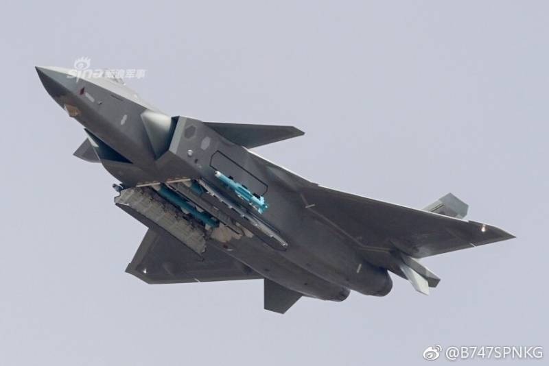 Заявлено о преимуществе американских F-22 и F-35 над китайскими J-20