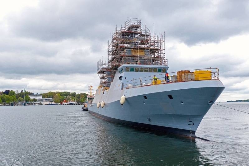 В Германии спущен на воду головной корвет проекта Saar 6 для ВМС Израиля