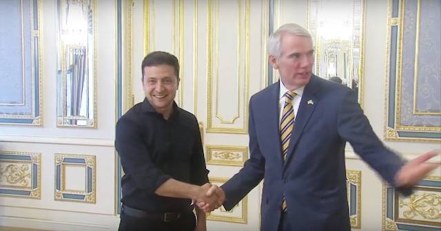 Заявлено, что Зеленский просит у США новые вооружения