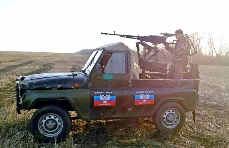 Полицейский разворот: УАЗ ополченцев эффектно ушел от обстрела ВСУ