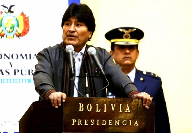 Боливийский лидер летит в Россию за самолетами и поддержкой против США