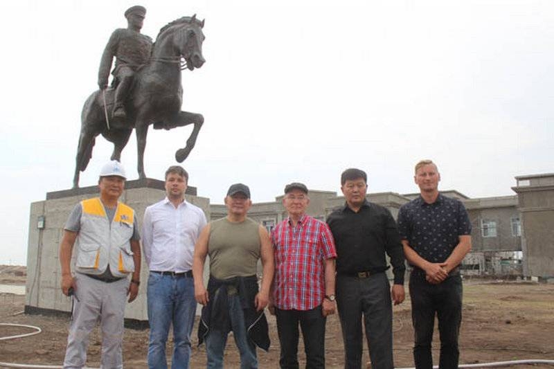 В Монголии установили четырёхметровый памятник Георгию Жукову