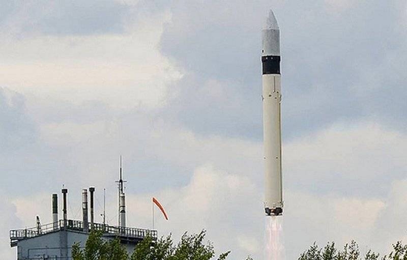 Минобороны завершило эксплуатацию ракеты-носителя "Рокот"