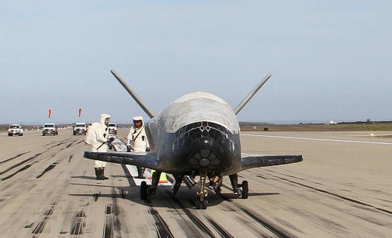 Беспилотный космоплан Boeing X-37B провел в космосе уже свыше 700 суток