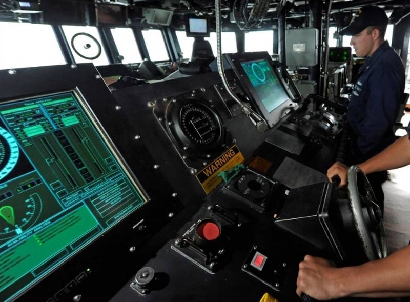 По требованию моряков: американским эсминцам вернут рычаги на мостик