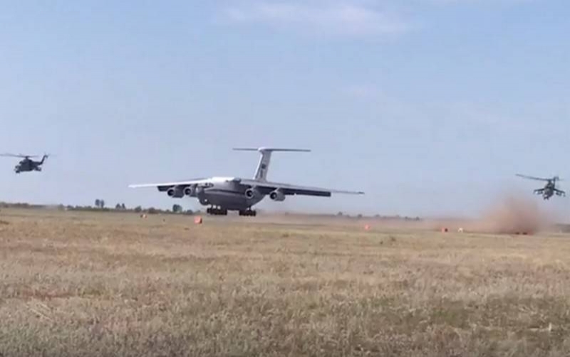 Военно-транспортные самолёты ВКС РФ отработали посадку на полевой аэродром