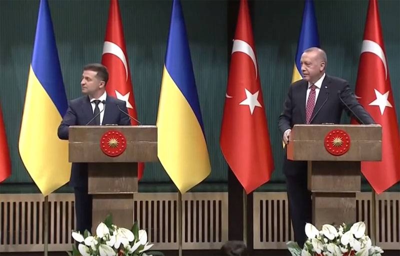 Эрдоган о браслетах Зеленского с именами "пленных" моряков: Так места на руках не хватит