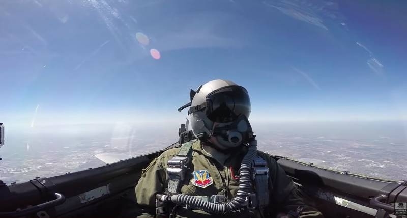 «Мы падаем как мухи»: американские пилоты винят в раке РЛС