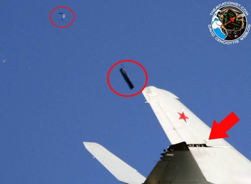 The Aviationist: МиГ-35 потерял кусок обшивки в ходе полета на МАКС-2019