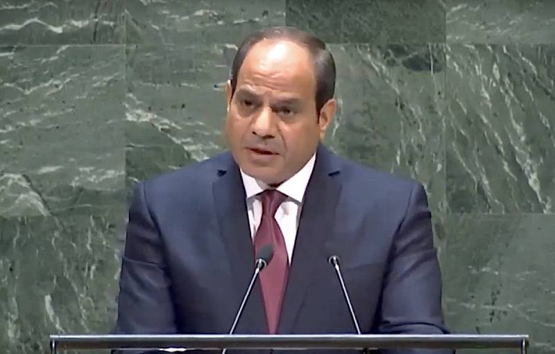 Президент Египта призвал "не дать ополченцам погрузить Ливию в хаос"
