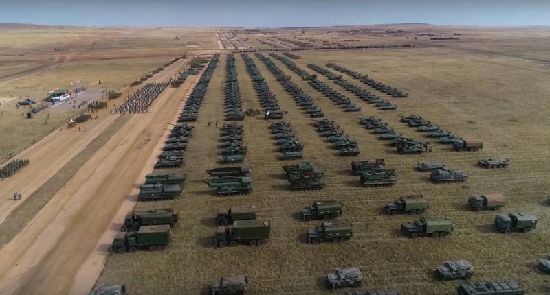 Учения "Центр-2019": БПЛА "Груша", комплексы "Ирония" ВДВ и китайские истребители