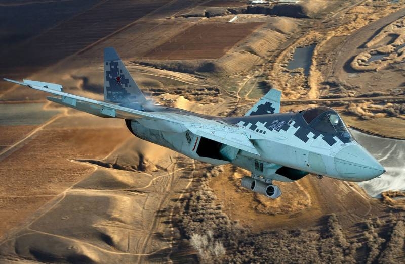 Появились фото Су-57 с неизвестным подвесным контейнером