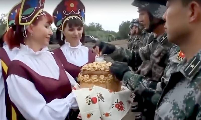 Учения "Центр-2019": БПЛА "Груша", комплексы "Ирония" ВДВ и китайские истребители