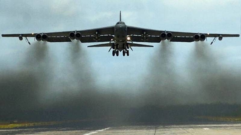 Очередной стратегический бомбардировщик В-52 ВВС США переброшен в Европу