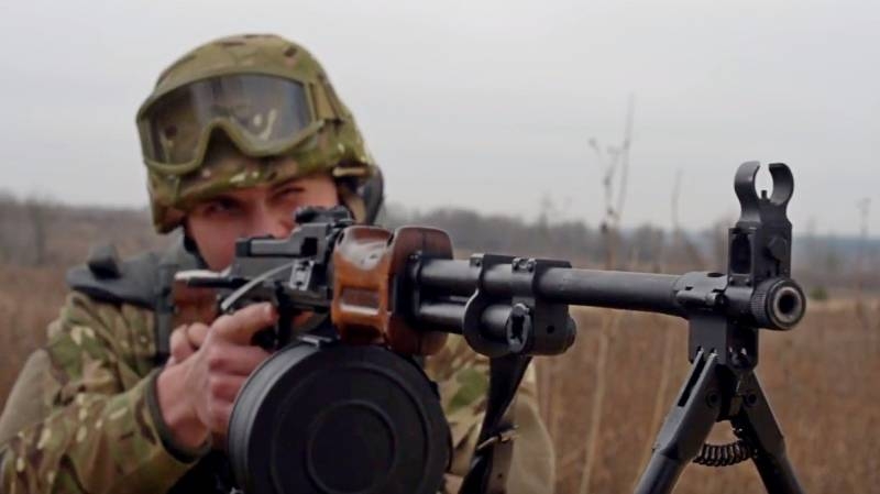 Вьетнамцы проверили пулемет Дегтярева на точность