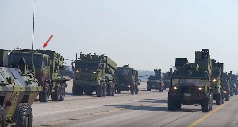 Какую боевую технику показали Медведеву на сербском параде