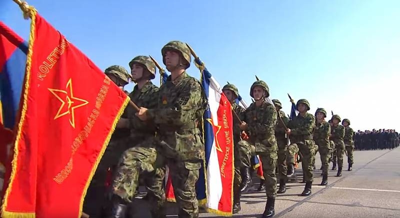 Какую боевую технику показали Медведеву на сербском параде