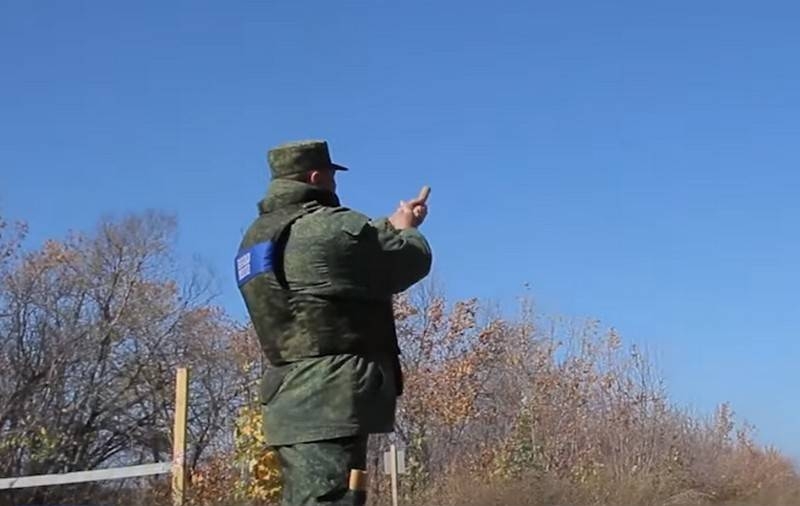 Разведение сил под Золотым началось: обе стороны запустили зеленые ракеты