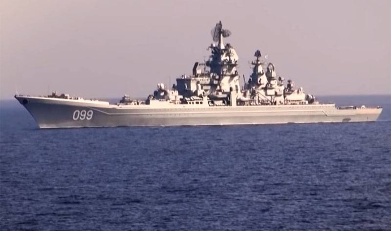 Конгрессмен поздравил ВМС США открыткой с фото крейсера "Пётр Великий"
