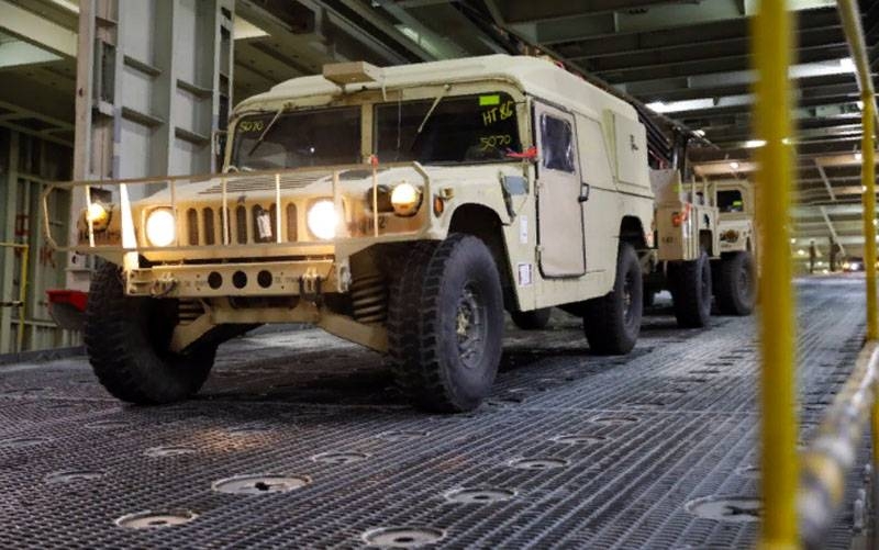 В порту Риги выгружена крупнейшая партия американской военной техники