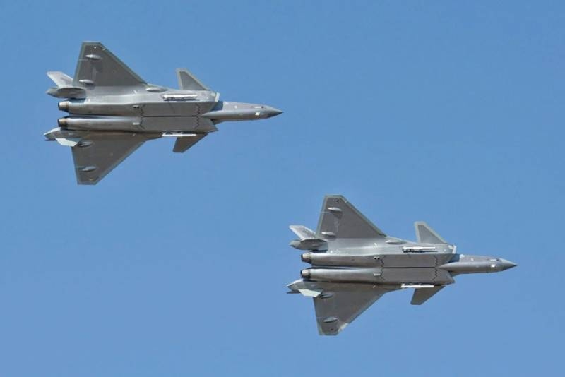 Компоновка ракет на китайском J-20 выводит его из списка стелс-истребителей
