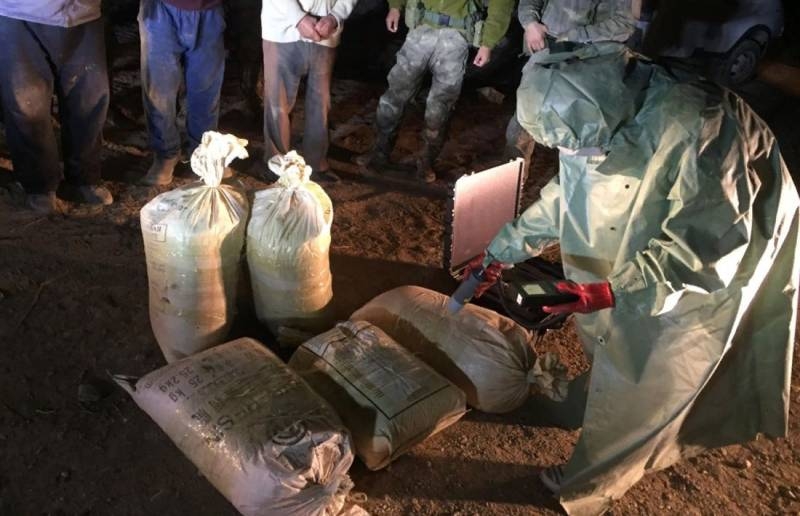 В Казахстане задержаны лица, пытавшиеся сбыть почти четверть тонны уранового концентрата