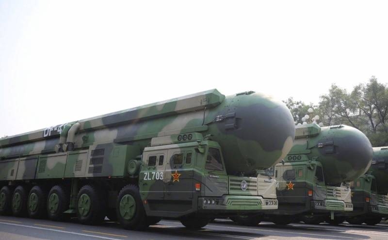 В Китае: Появление МБР "Dongfeng 41" превратило Запад в младшего брата