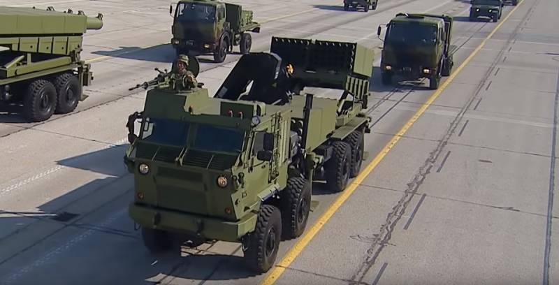 Какую боевую технику показали Медведеву на сербском параде