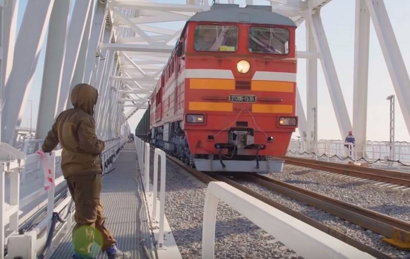 В Киеве пригрозили ответить на открытие движения поездов по Крымскому мосту