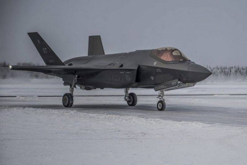 В США испытали новые наборы выживания в Арктике для пилотов F-35