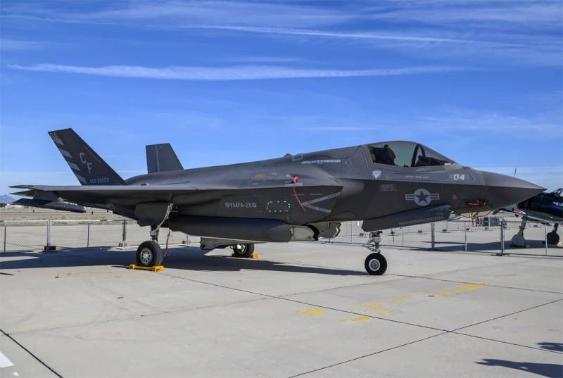 В США обратили внимание на "бомбовую маркировку" F-35, наносивших удары в Афганистане