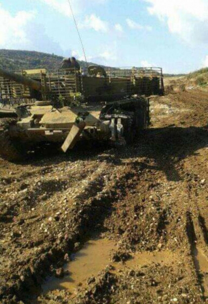 Обсуждается причина повреждения танка Т-72 "Адра" в Сирии