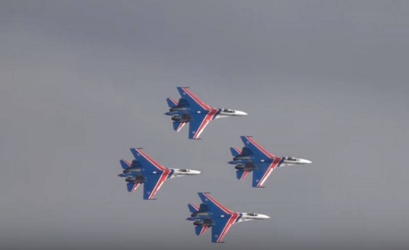 Пилотажная группа "Русские витязи" получит новые истребители Су-35С