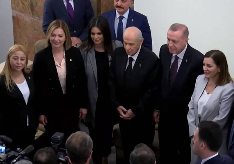 Турецкий политик не исключил новую попытку госпереворота из-за покупки С-400