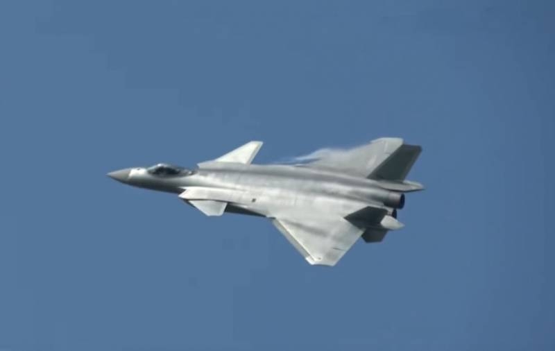 В Китае назвали преимущества истребителя J-20 над американским F-35