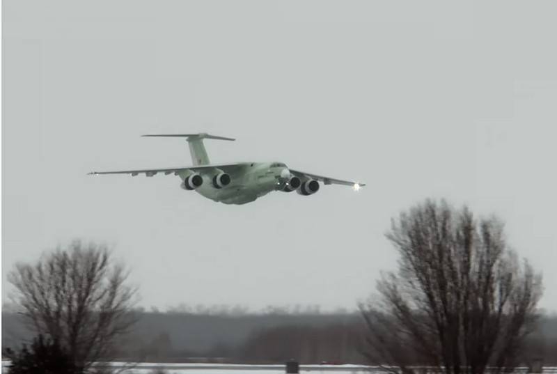 В Жуковском экстренно сел модернизированный топливозаправщик Ил-78-2