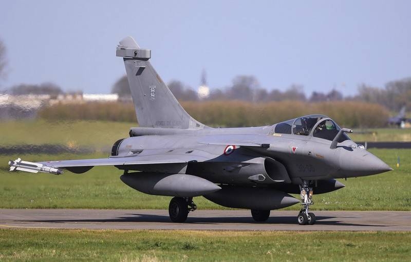 ВВС Франции официально приняли на вооружение модификацию истребителя Rafale F3-R