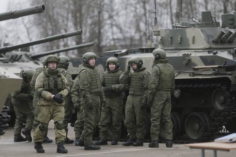 Псковские десантники получили седьмой батальонный комплект боевой техники