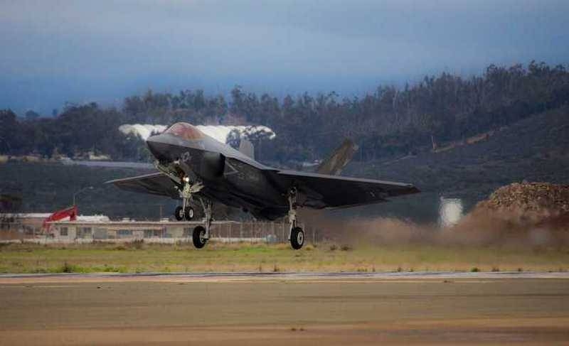 Корпус морской пехоты США начал получать палубную версию истребителя F-35C