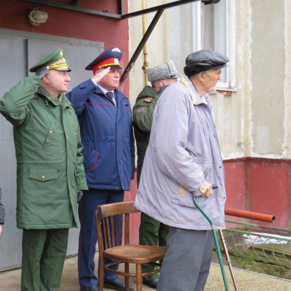 Под Смоленском проведён парад для одного ветерана Великой Отечественной